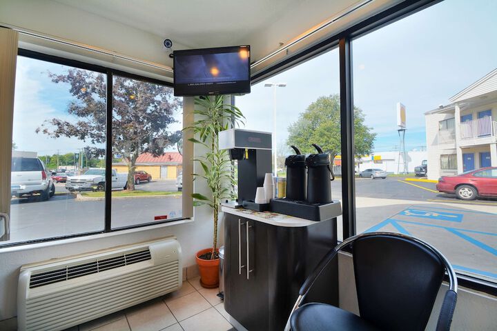 Motel 6 Southington CT - Hartford