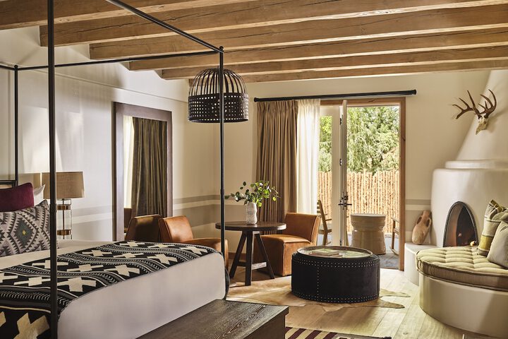 Bishops Lodge Auberge Collection