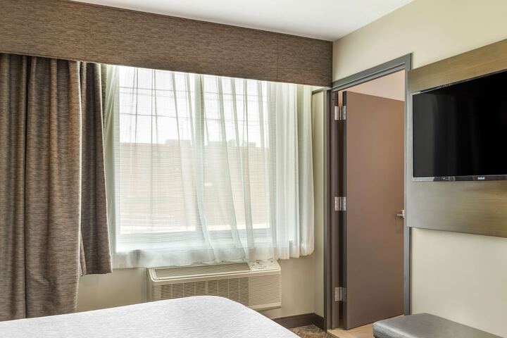 Room 25 of 36