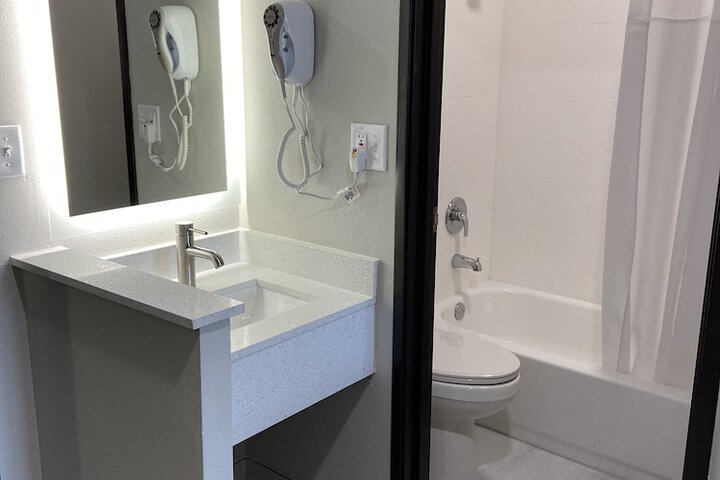 Room 15 of 22