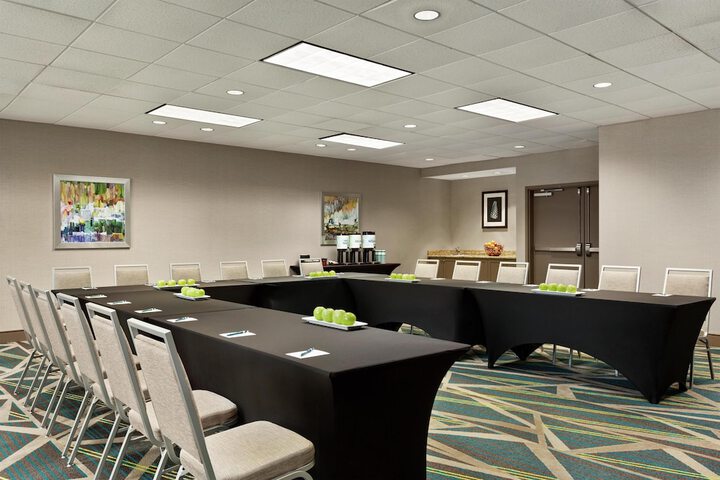 Homewood Suites by Hilton Fort Myers Airport / FGCU