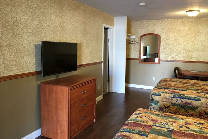 Room 8 of 14