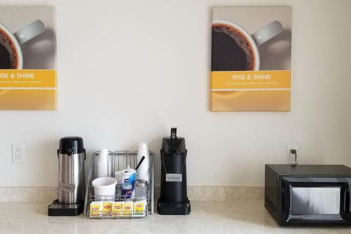 Breakfast/Coffee Service 27 of 30