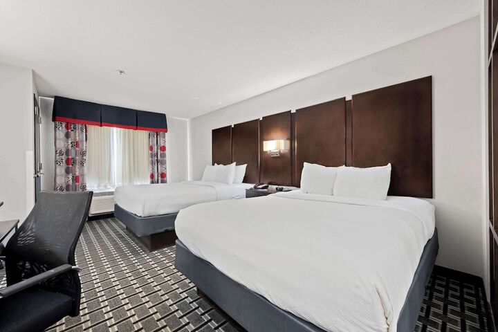 Room 33 of 49