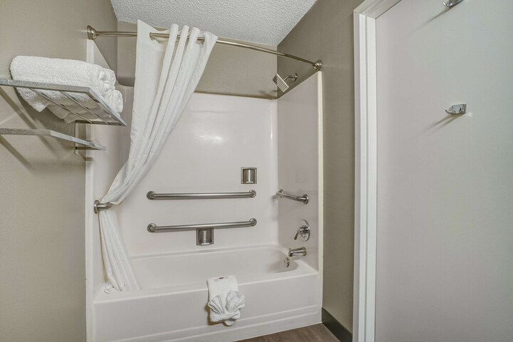 Room 7 of 26