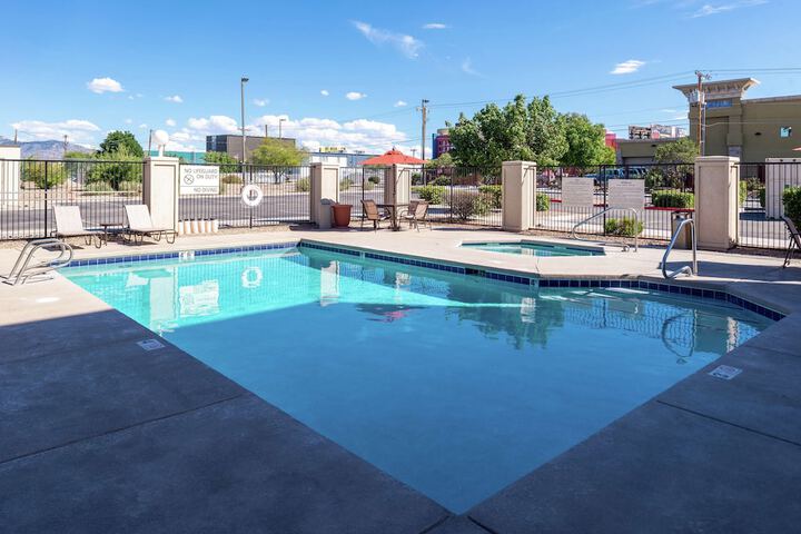 Pool 12 of 60