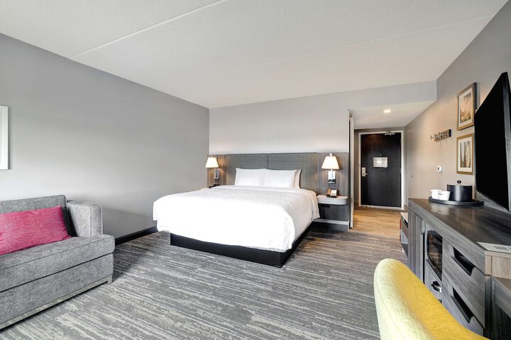 Room 10 of 37