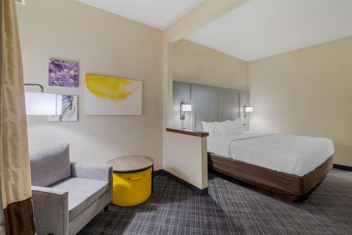 Room 18 of 31