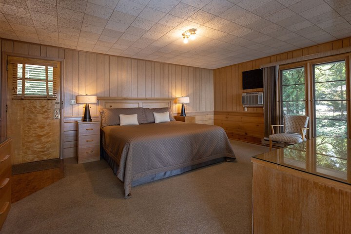 Room 55 of 192