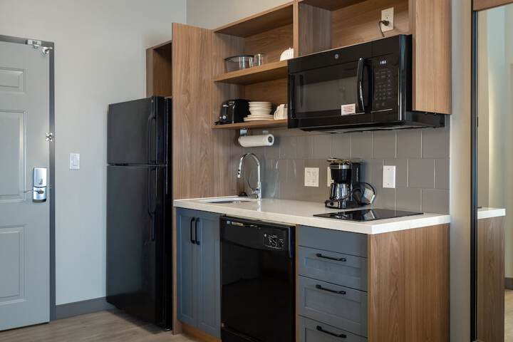 Candlewood Suites Enterprise by IHG