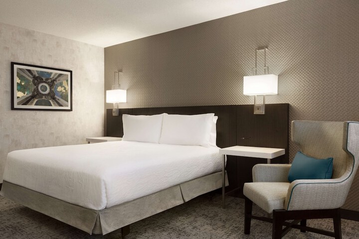 Room 32 of 45
