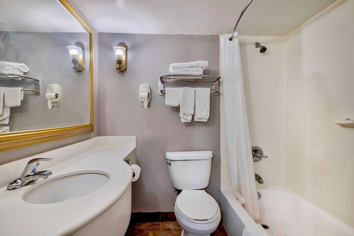 Room 16 of 26