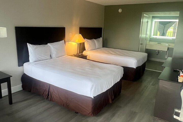 Room 18 of 25