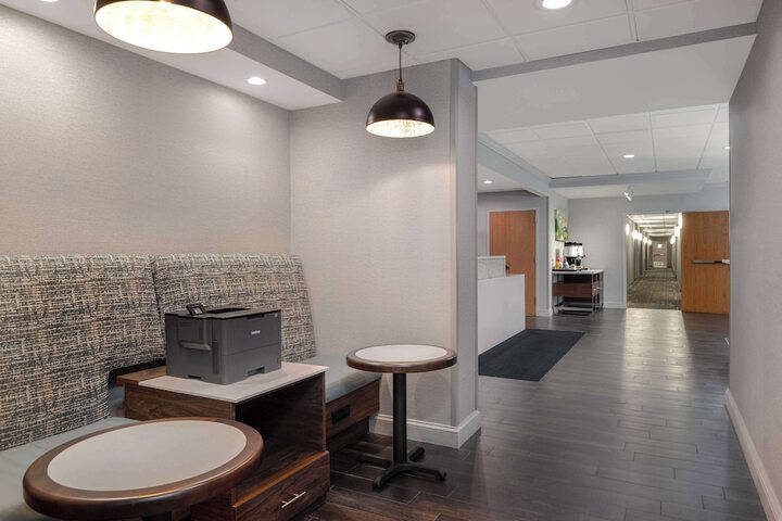 Business Center 36 of 36