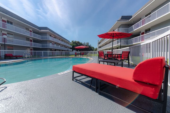 Pool 4 of 49