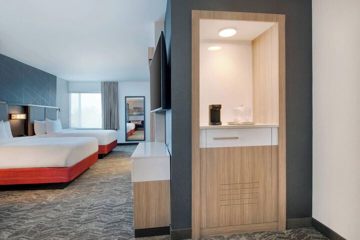 Room 15 of 27