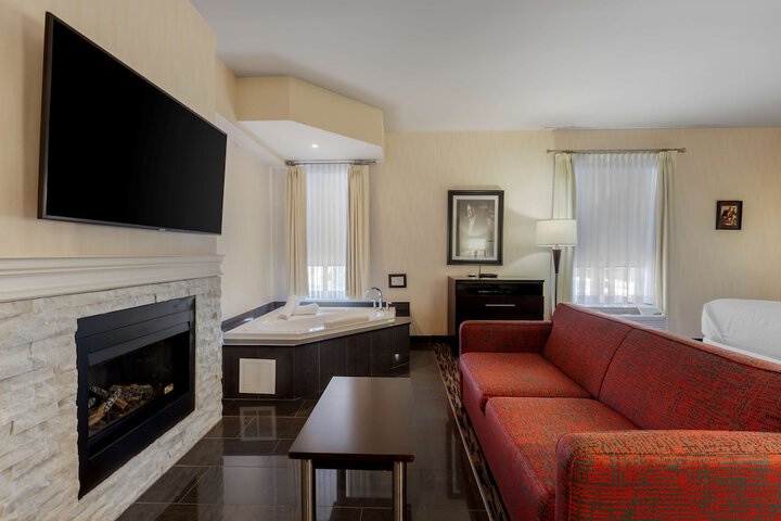 C Hotel by Carmens BW Premier Collection
