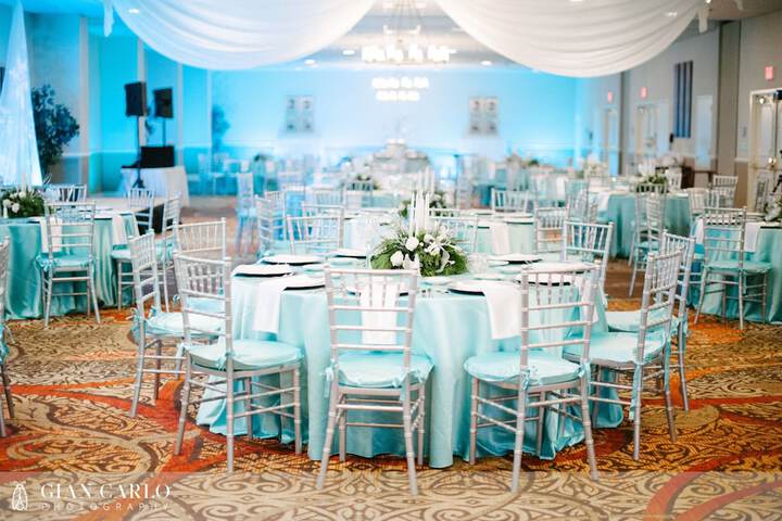 Ballroom/Hall 70 of 76