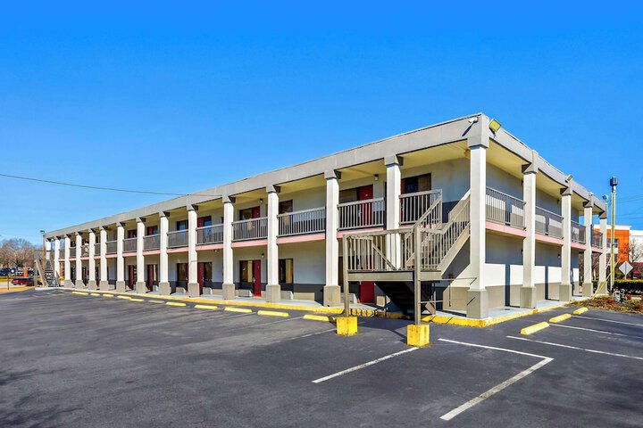 Hotel 4 of 34