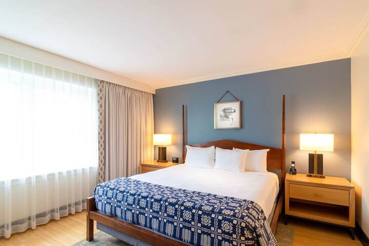 Williamsburg Lodge Autograph Collection