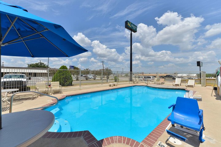 Pool 5 of 20