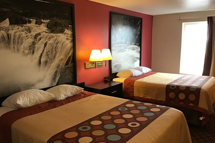 Room 9 of 25