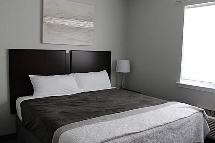 The Acorn Suites