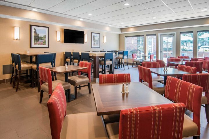 Comfort Suites Linn County