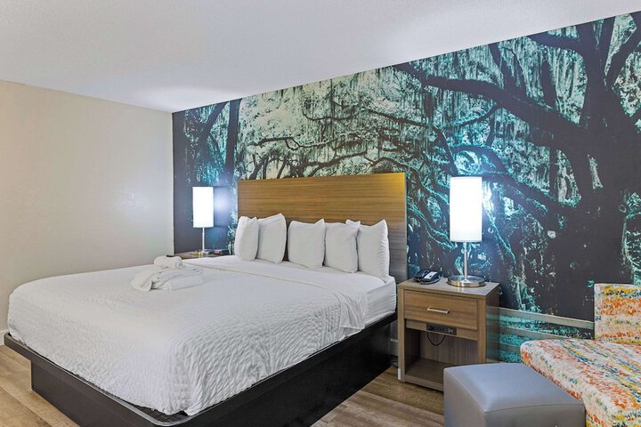 Room 19 of 29