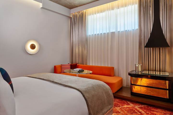 Room 37 of 78