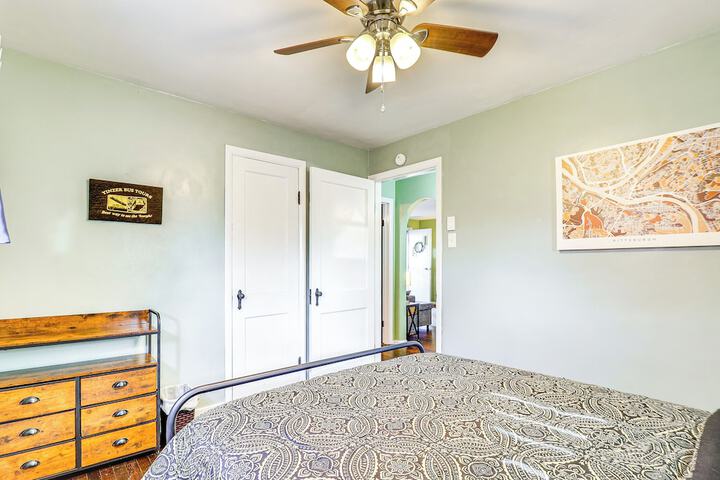 Game Room & Fire Pit: West Mifflin Home!