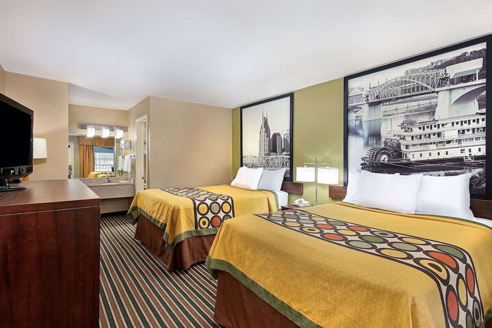 Room 32 of 38