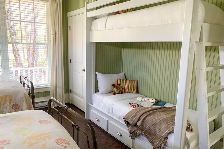 Room 55 of 142