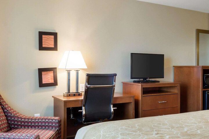 Comfort Inn & Suites Watford City