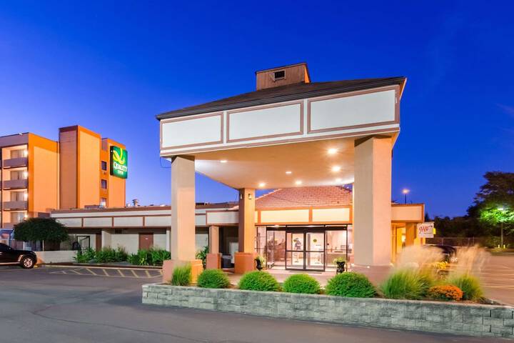 Hotel 2 of 43