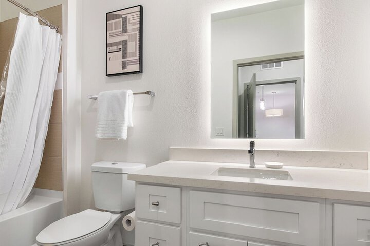 Landing Furnished Apartments near Lake Apopka