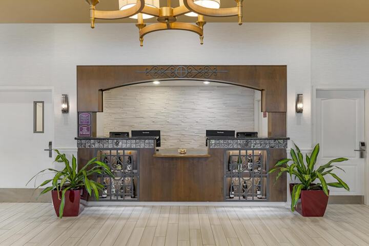 Best Western Plus Vineyard Inn & Suites