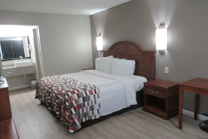 Room 12 of 17