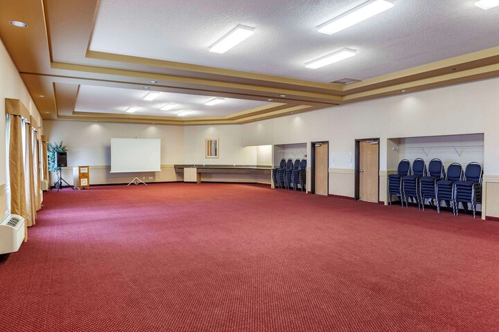 Quality Inn & Suites Edmonton International Airport
