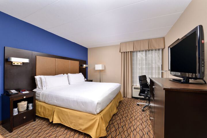Room 16 of 34