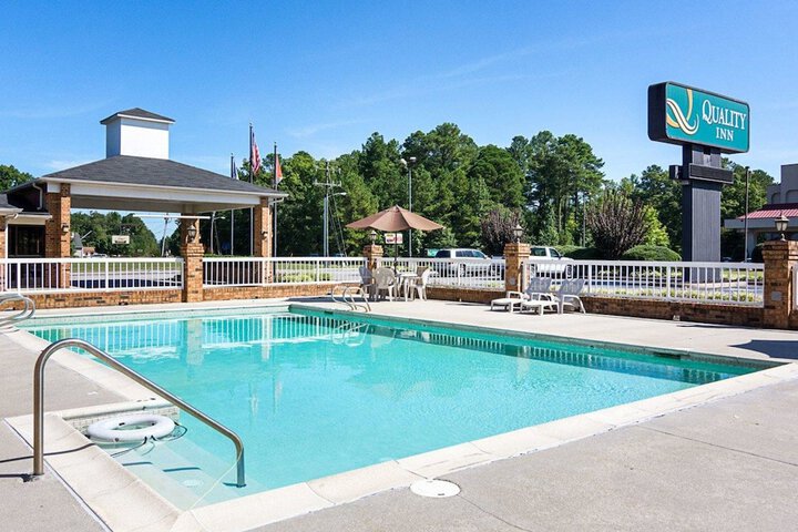 Pool 4 of 24