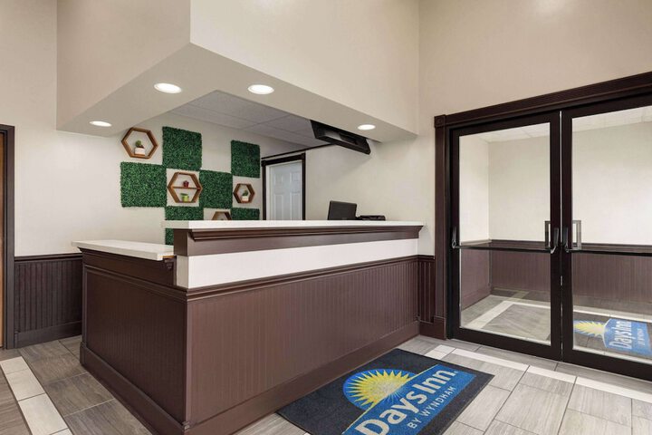 Days Inn by Wyndham Hillsboro