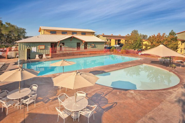 Pool 8 of 25