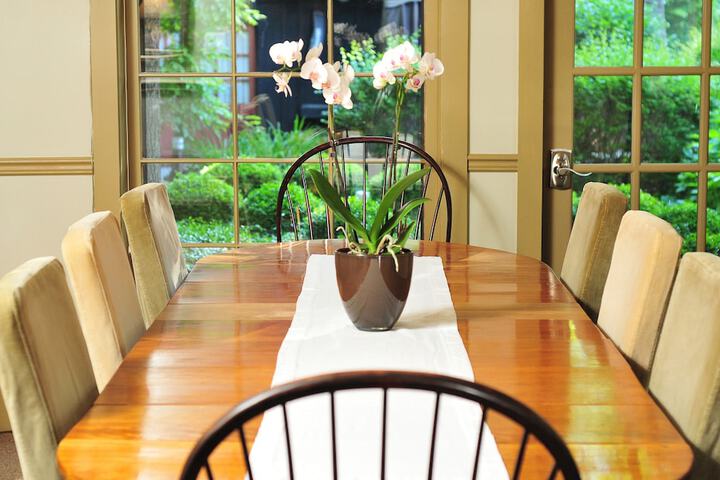 1795 Acorn Inn B & B