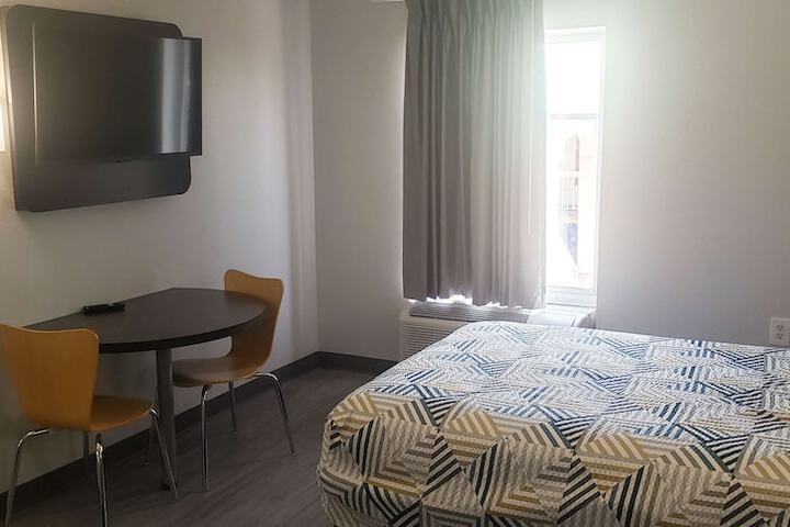Room 16 of 16