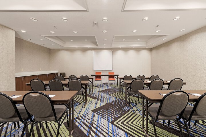Holiday Inn Express Hotel & Suites Conroe I-45 North by IHG