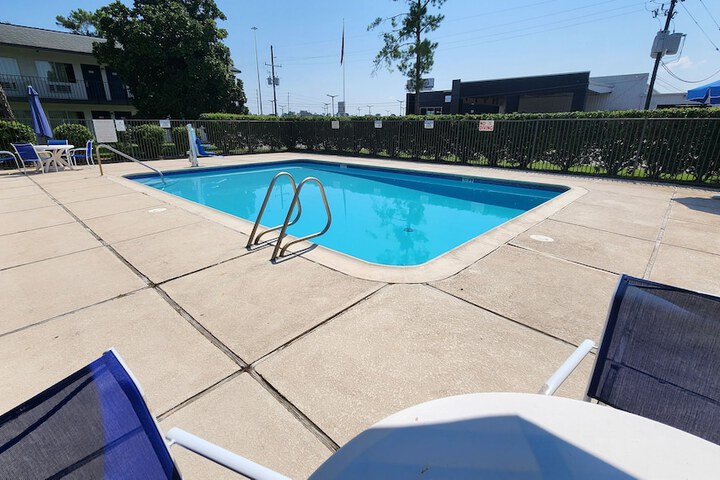 Motel 6 Conroe TX