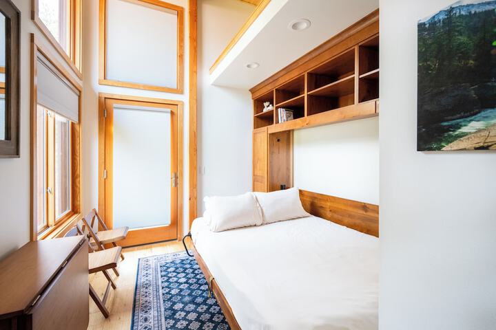 Sleeping Lady Mountain Resort & Spa