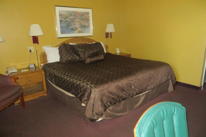 Room 10 of 42