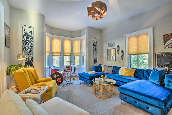 Walk to Downtown: Pet-friendly Millerton Home!